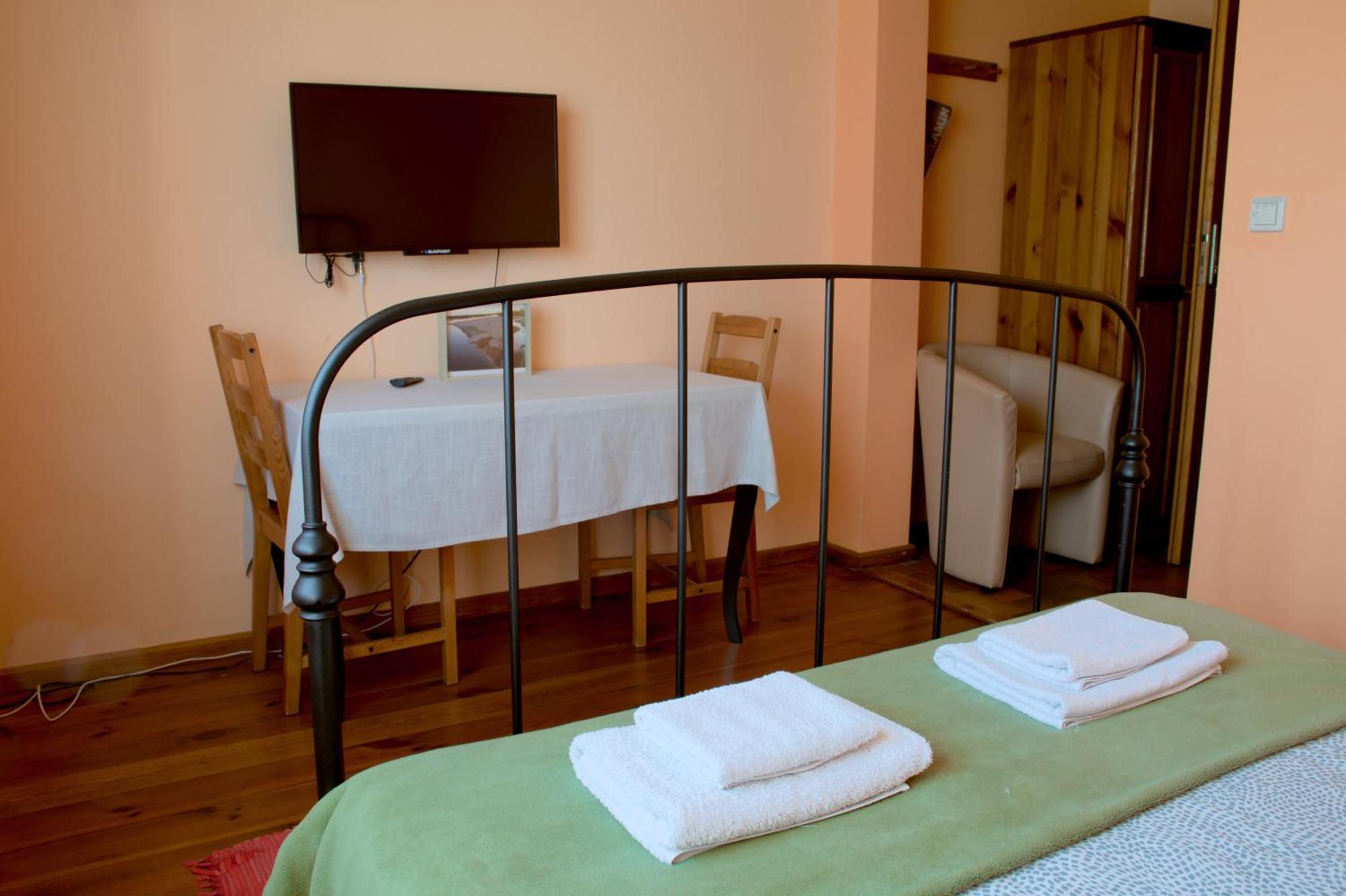 サンドミエシュ Gosciniec Kocmierzow Bed & Breakfast エクステリア 写真