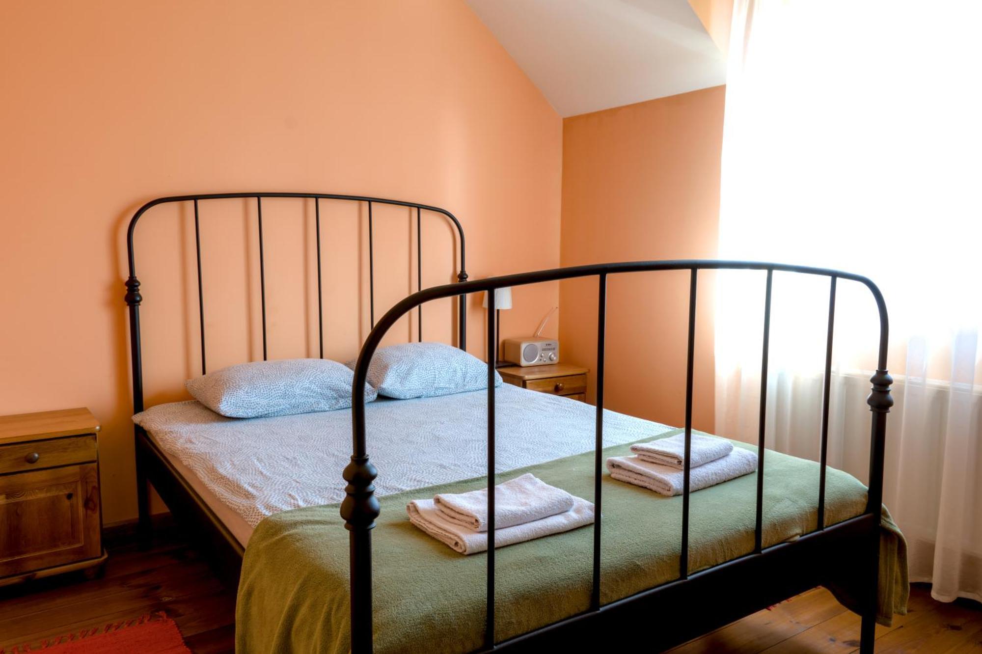 サンドミエシュ Gosciniec Kocmierzow Bed & Breakfast エクステリア 写真