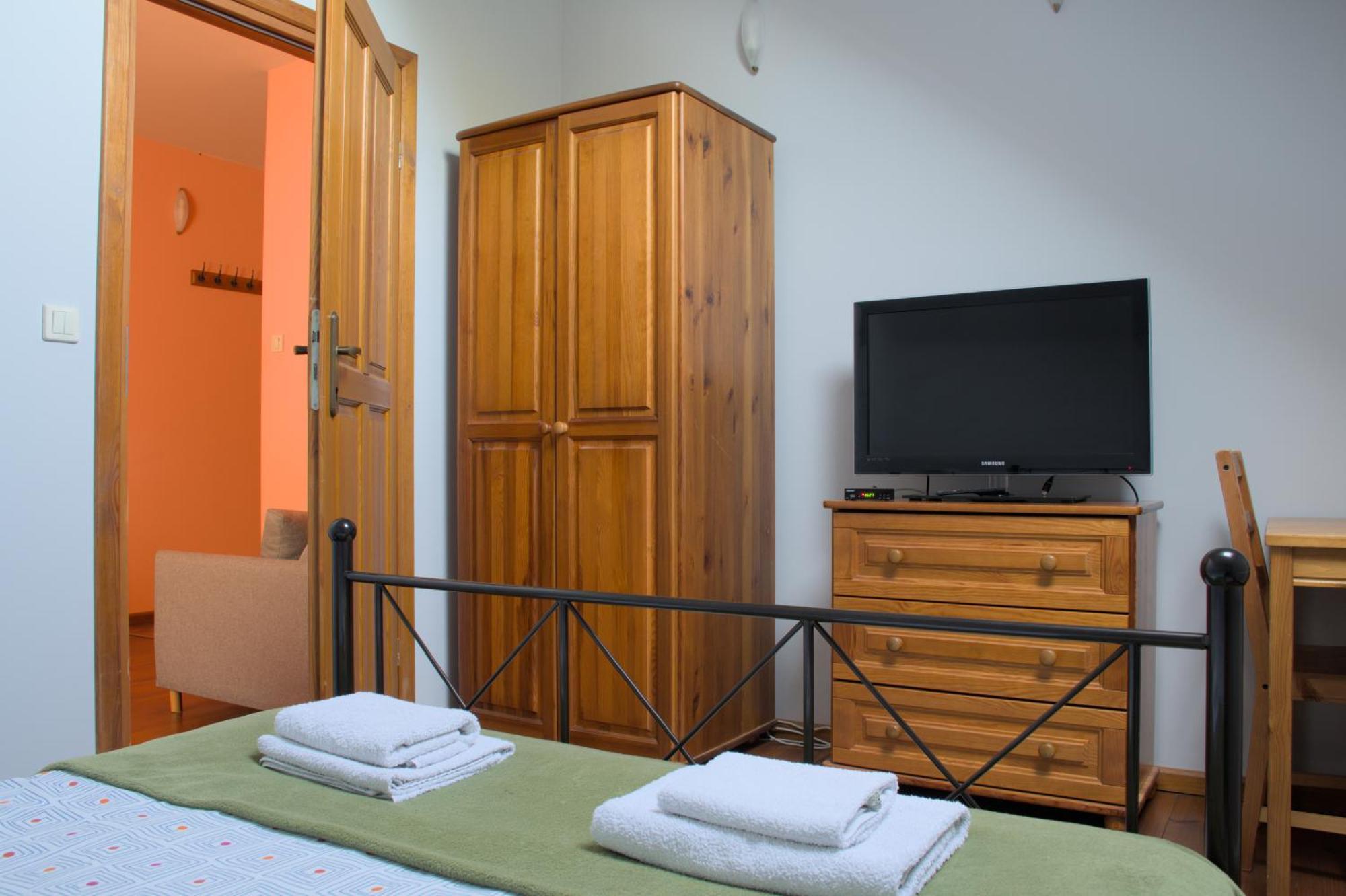 サンドミエシュ Gosciniec Kocmierzow Bed & Breakfast エクステリア 写真