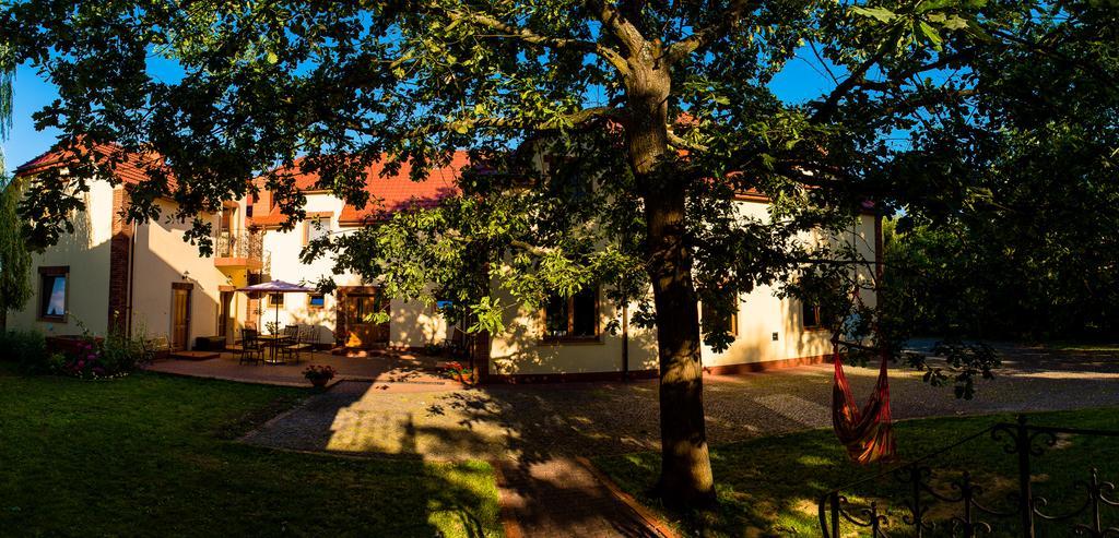 サンドミエシュ Gosciniec Kocmierzow Bed & Breakfast エクステリア 写真
