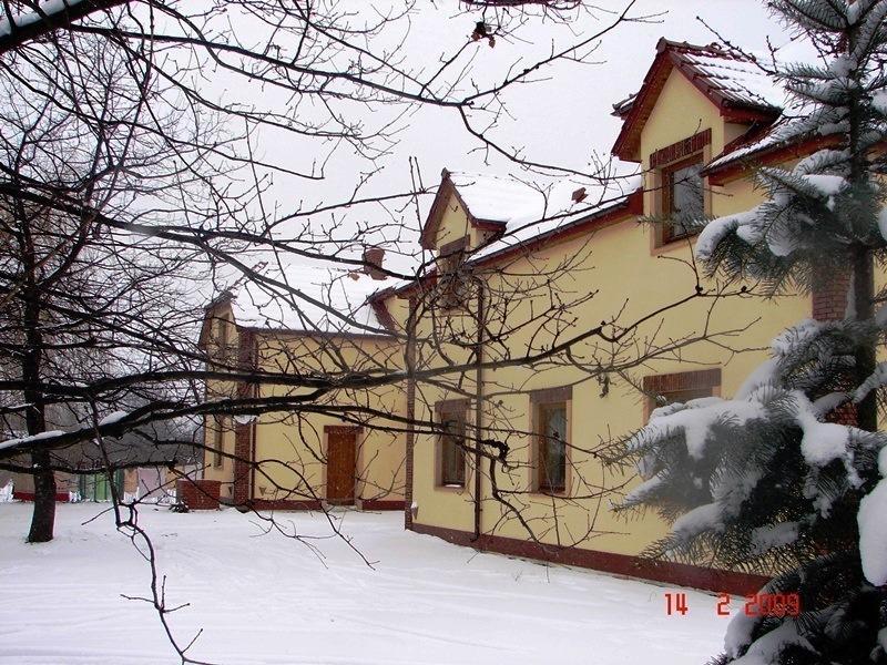 サンドミエシュ Gosciniec Kocmierzow Bed & Breakfast エクステリア 写真